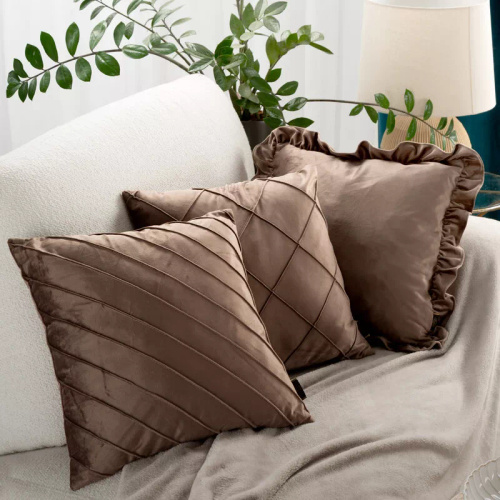 Copricuscino Brenda 45x45 verde salvia velluto volant dark beige