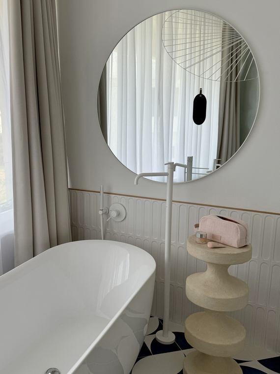 Neceser Small SENSIS – Rosa, Con Logo e Scomparti, Con Cerniera