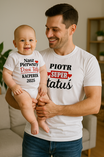 SKU N052TS-1 Set "Our FIRST Father's Day + Super Dad with name" - Body + T-shirt da uomo Moocha, personalizzati, in cotone, regalo perfetto per la festa del papà.