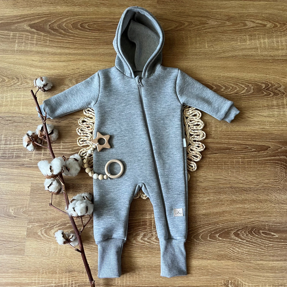 Tuta in felpa per neonati KS104 Mamatti senza piedini con cappuccio in cotone grigio mélange