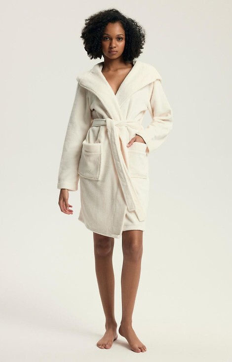 43599 Darlan Vestaglia da donna con cappuccio Henderson crema - morbida, leggera, prima del ginocchio