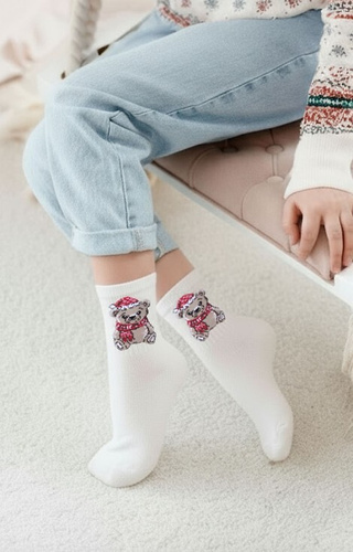 1306-009 Calzini natalizi da bambina Milena in cotone ecru, disegno orsetto