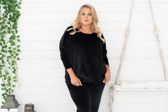 Set lungo da donna Juga. manica, lunghezza. pantaloni cammello della moda italiana