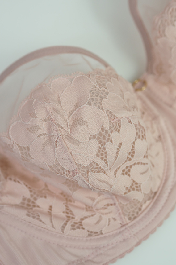 Mediolano Jasmin 19150 reggiseno plunge pizzo cipria scollo V