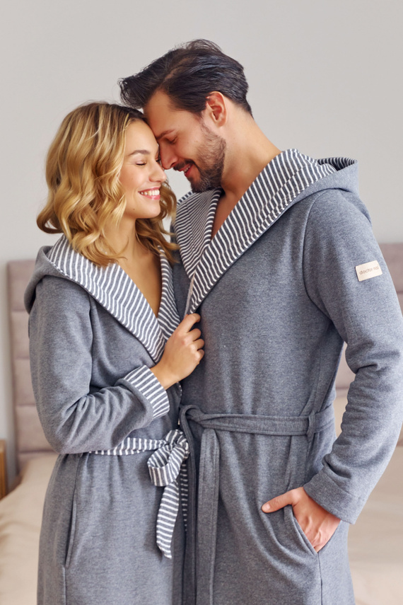 7230 Accappatoio da uomo Doctor Nap - cotone, cappuccio, finiture eleganti - grigio scuro