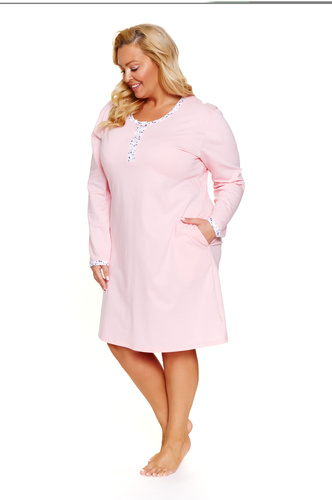 7323 Doctor Nap - Camicia da notte in cotone a manica lunga | Taglia forte, 100% cotone, produzione polacca - Rosa dolce