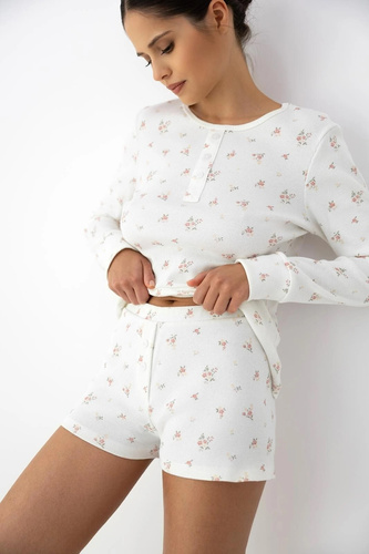 Pigiama donna Sensis Mireya in cotone con fiori, manica lunga e pantaloncini ecru