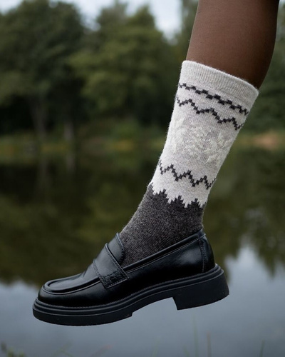 Calze da donna Gabriella SW/070 cacao-latte- inverno, lana e acrilico, calde con motivo