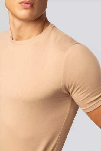 T-shirt uomo Urban in cotone beige- Vestibilità classica, alta qualità, flessibilità, comfort per tutto il giorno
