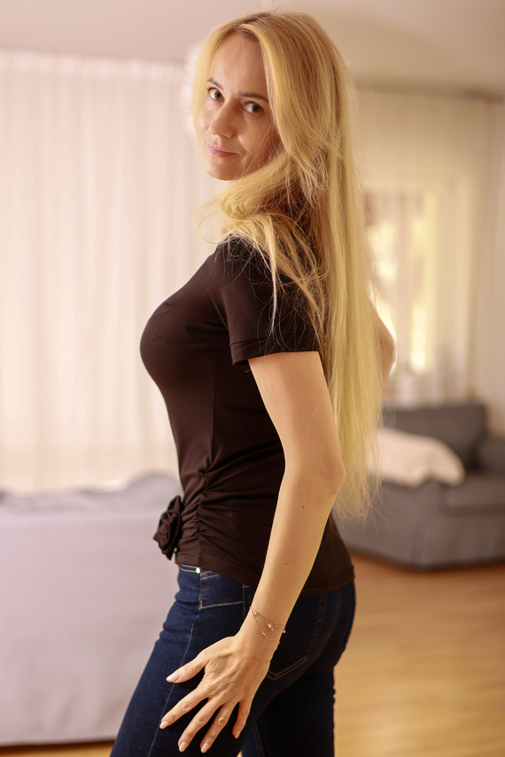 Camicetta Lily Mirale da donna in viscosa - manica corta, rosa decorativa - nero