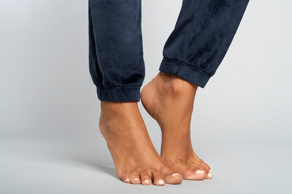 Set lungo da donna Juga. manica, lunghezza. pantaloni cammello della moda italiana