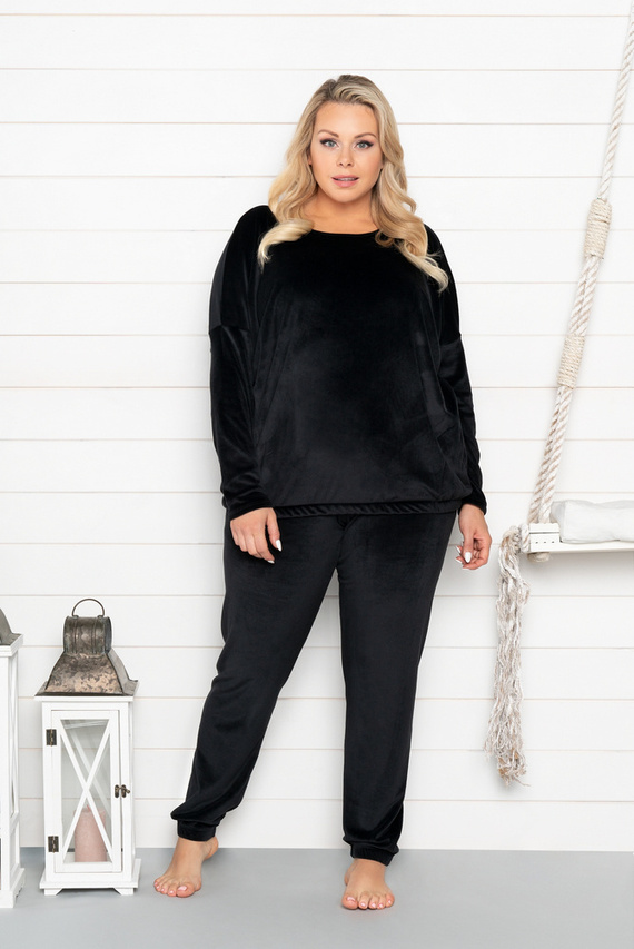 Set lungo da donna Juga. manica, lunghezza. pantaloni cammello della moda italiana