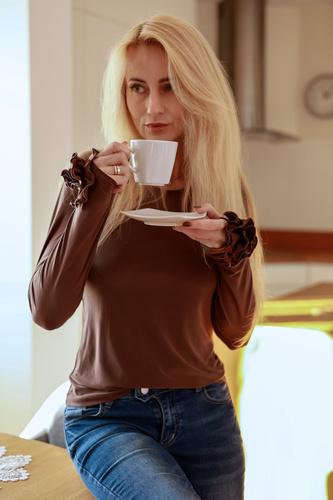 Blusa Nessy Mirale in microfibra – blusa donna con rosa decorativa