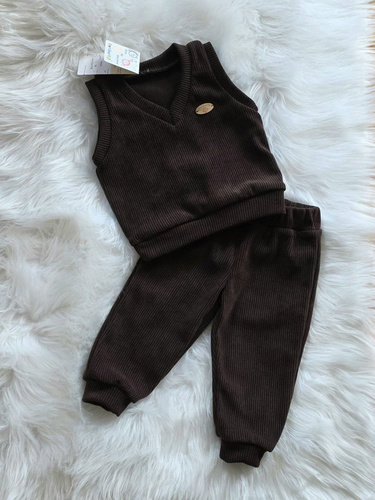 Completo bambino Jaś Bambarillo marrone – gilet a coste e pantaloni