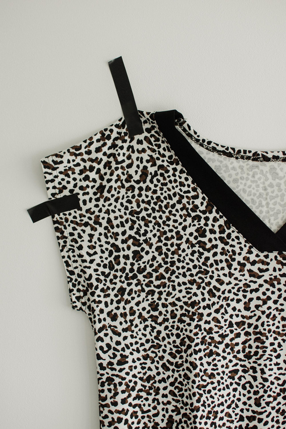 853 Kendall De Lafense - Camicia da notte in viscosa Panther - camouflage ecru