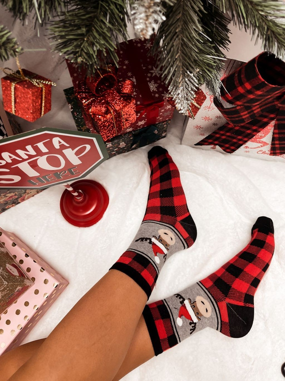 1283.001 Calze a scacchi e renne - calze natalizie da donna Milena, rosso