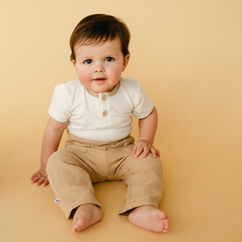 Pantaloni Elephant Boys in mussola beige Eevi- 100% cotone, comodi e leggeri