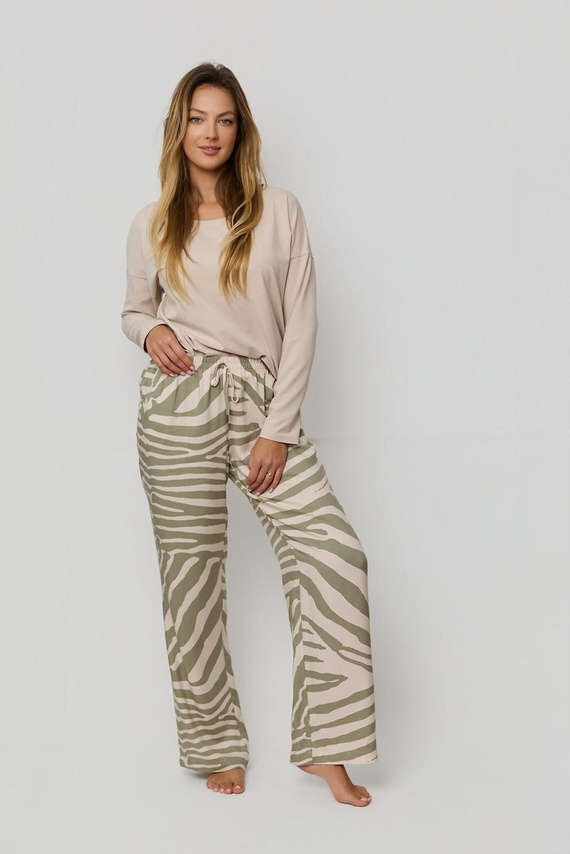 Pigiama da donna Mefemi di Nipplex Selene PX75 in cotone beige con maniche lunghe e pantaloni con motivo animalier