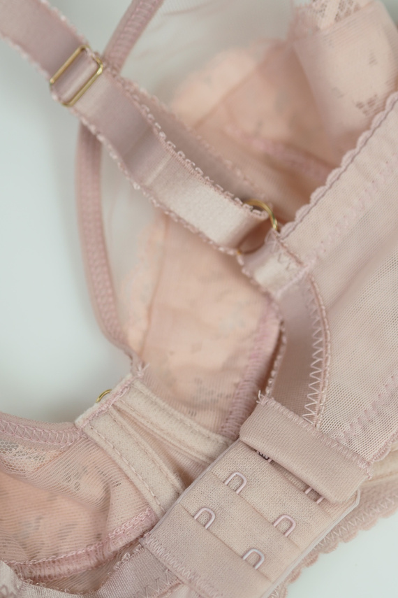 Mediolano Jasmin 19150 reggiseno plunge pizzo cipria scollo V