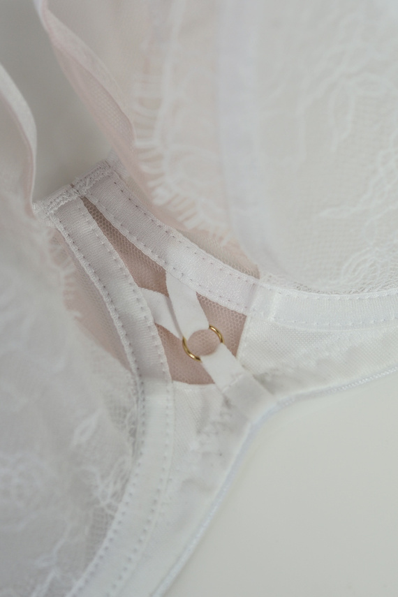 Mediolano Pure Plunge 19260 reggiseno plunge bianco con pizzo e tulle