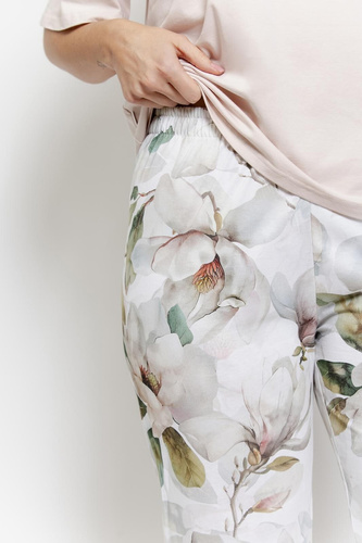 Pigiama 3567 Afrodite Taro beige- Pigiama da donna in cotone con stampa floreale, manica 7/8