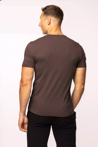 T-shirt da uomo in cotone Urban chocolate - Vestibilità classica, alta qualità, flessibilità, comfort per tutto il giorno