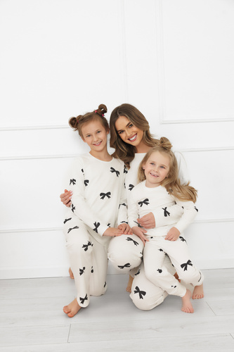 Pigiama da bambina Fiocca- ecrù, cotone, manica lunga e pantalone Moda italiana