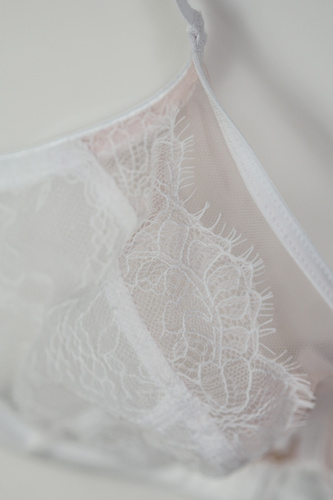 Mediolano Pure Plunge 19260 reggiseno plunge bianco con pizzo e tulle