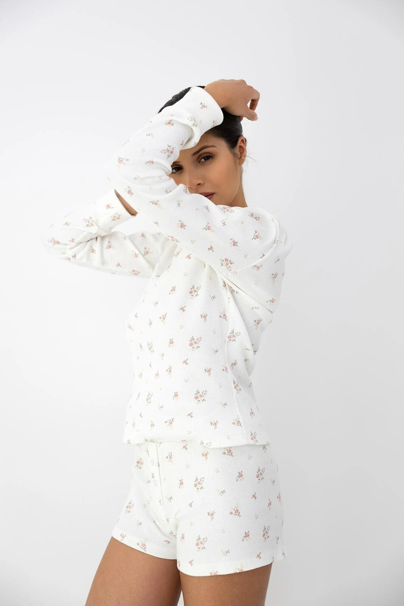 Pigiama donna Sensis Mireya in cotone con fiori, manica lunga e pantaloncini ecru