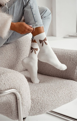 0118-014 Calzini da donna in spugna Milena ecru - cotone, con fiocco, caldi