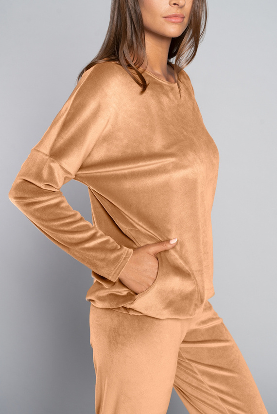 Set lungo da donna Juga. manica, lunghezza. pantaloni cammello della moda italiana