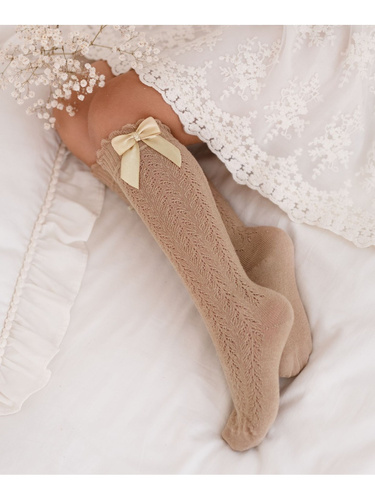 1382 Gambaletti traforati per bambini con fiocco - cotone Milena, Beige