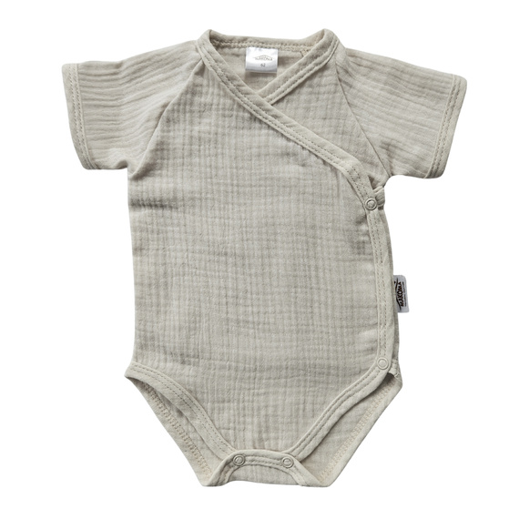 Body in mussola Just Muslin 03235KBE Makoma beige- manica corta, busta, 100% cotone