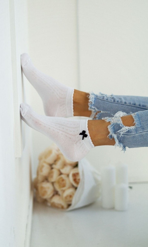 0859 Piedi da donna con fiocco Milena - stile e comfort - bianco 2 (fiocco nero)