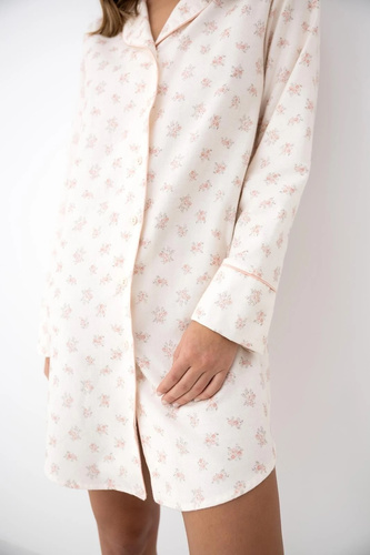 Camicia da notte Sensis Marielle ecru in viscosa e cotone con bottoni e maniche lunghe