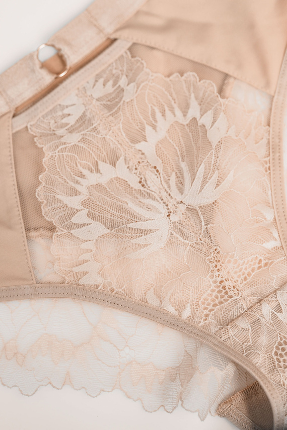 Mediolano Selena 19265 Slip in pizzo beige ad alto comfort
