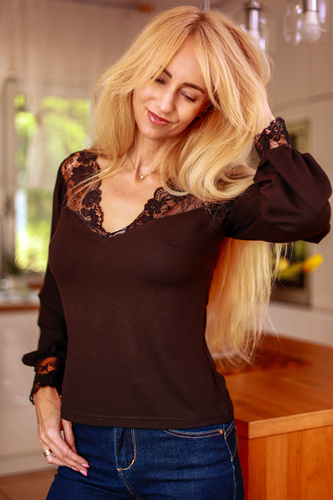 Laila - elegante blusa da donna in viscosa con pizzo | produttore polacco Mirale