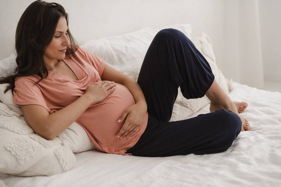 Moon bambusowa bluzka od piżamy ciążowej do karmienia krótki rękaw Milk&Love herbaciana róża