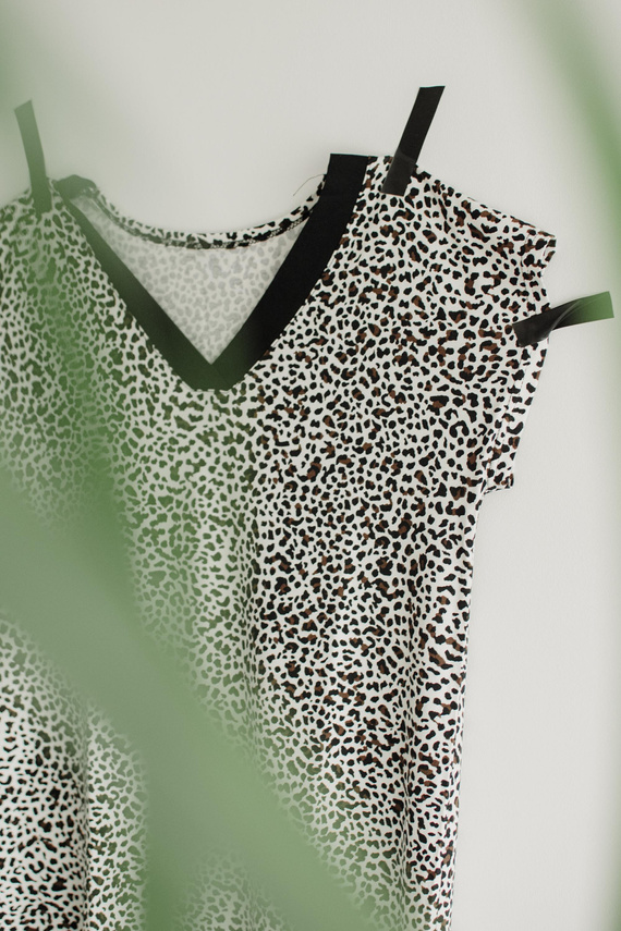 853 Kendall De Lafense - Camicia da notte in viscosa Panther - camouflage ecru