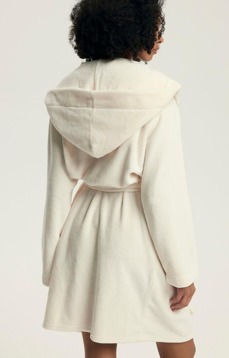 43599 Darlan Vestaglia da donna con cappuccio Henderson crema - morbida, leggera, prima del ginocchio