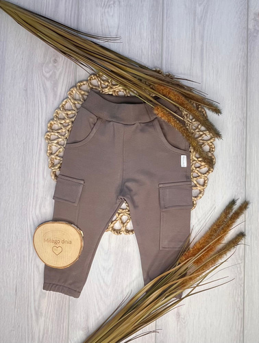 Pantaloni jogger bambino Mamatti SJ16 marrone cioccolato – morbidi