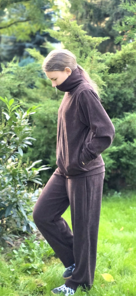 Felpa Peak Bambarillo con zip e collo alto colore cioccolato fondente