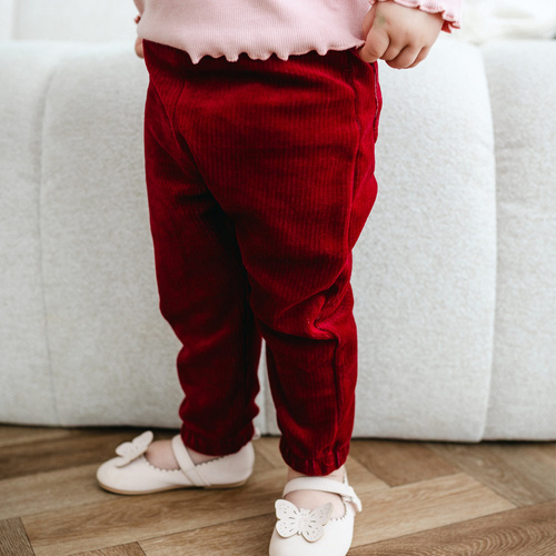 Pantaloni in velluto Fluffy Tails per bambina Eevi- maroon, con tasche