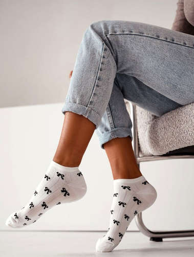 Calzini con Piccole Fiocchette Milena – In Cotone, Elastici, Comodi e Eleganti