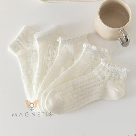 Calzini invisibili donna Magnetis CC-251102 in cotone ecru con motivo delicato