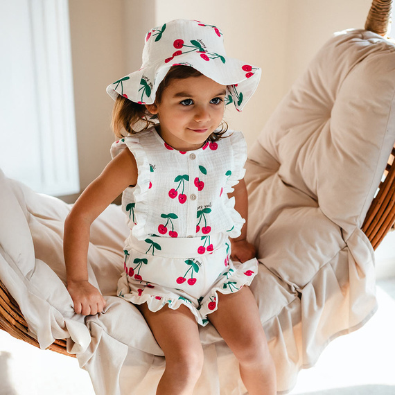 Pantaloncini per bambina Cherry Eevi con volant – morbidi, elastici, 95% cotone, 5% elastan