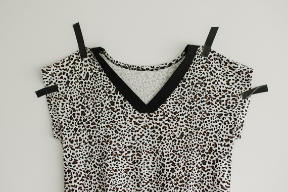 853 Kendall De Lafense - Camicia da notte in viscosa Panther - camouflage ecru