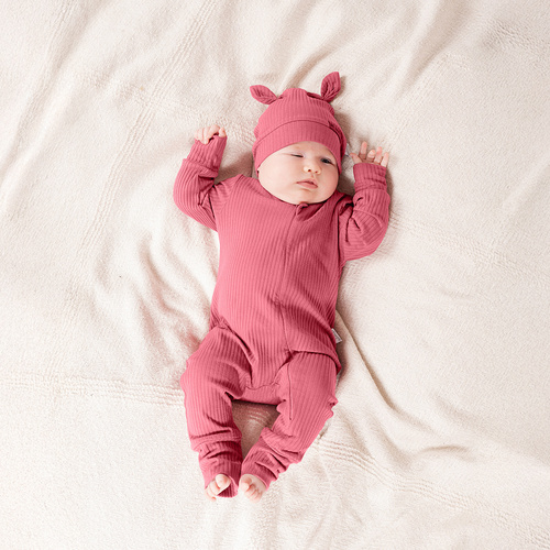 216054 Berretto Lala Nicol - cotone a coste con elastan, orecchie e patch Be happy