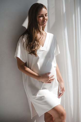 Camicia da notte Moon per gravidanza e allattamento Milk&Love - viscosa crema, oversize | qualità polacca