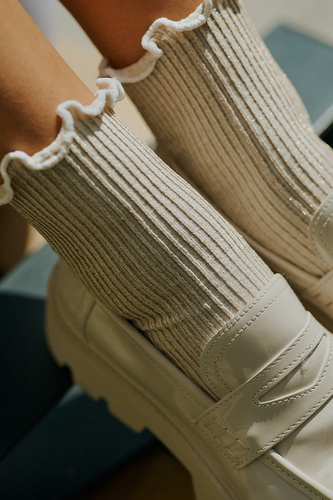 577 Calzini Nana Gabriella crema a coste, con lurex e balze